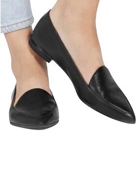 Everlane black leather pointed toe loafers Made in Italy minimalist luxury